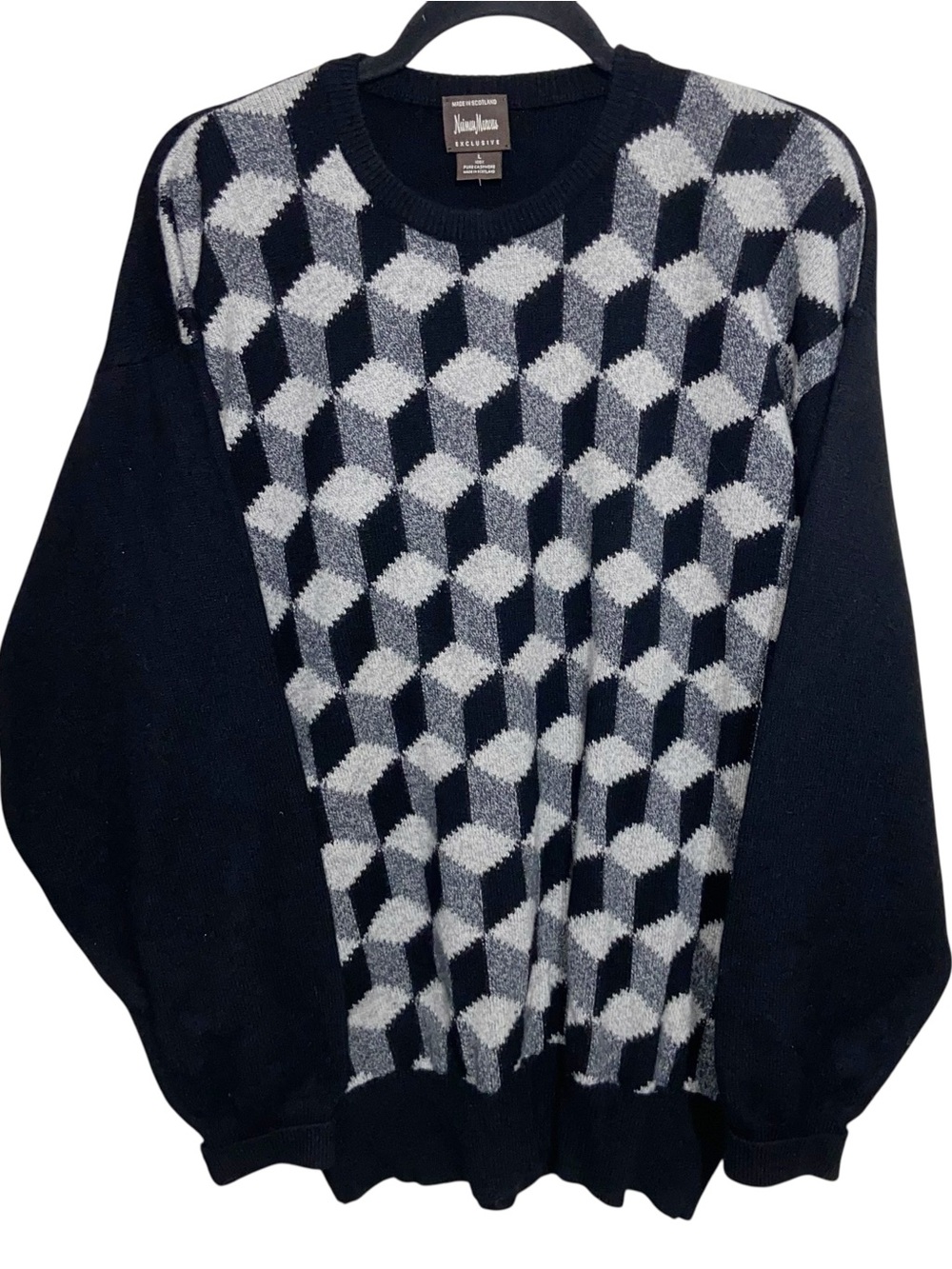Neiman Marcus sweater Mens Large Cashmere Scotland Black Gray Geometric Crewneck